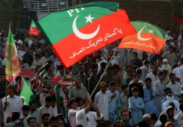 protests-erupt-across-pakistan-as-tensions-rise,-zardari-leaves-islamabad