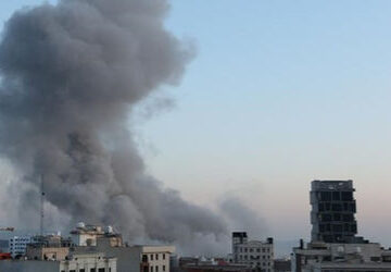 us-hits-iran-missile-sites-near-hormuz