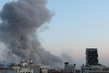 us-hits-iran-missile-sites-near-hormuz