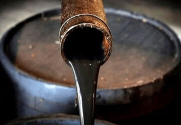 crude-oil-prices-slip-up-to-3%-from-day-highs-as-us-iran-de-escalation-hopes-rise