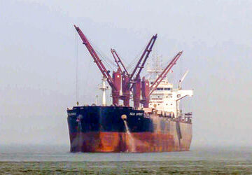 chinese-tanker-crosses-hormuz,-iran-mocks-us-blockade