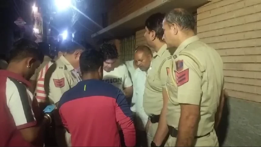 Mother and Teenage Son Found Stabbed to Death in South Delhi’s Govindpuri, Police Launch Murder Investigation
