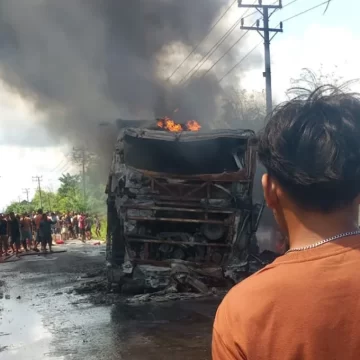 Fiery Bus and Oil Tanker Crash in Indonesia Leaves At Least 16 Dead on Sumatra Highway