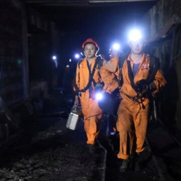 _92204824_684cb230-35c5-42f7-ab33-197f0859a41b China Coal Mine Explosion Leaves at Least 82 Dead, Rescue Teams Continue Search for Survivors