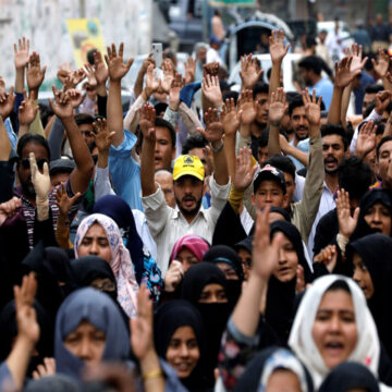 Karachi University Faculty Boycott Exams Over Unpaid Dues Amid Deepening Economic Crisis in Pakistan
