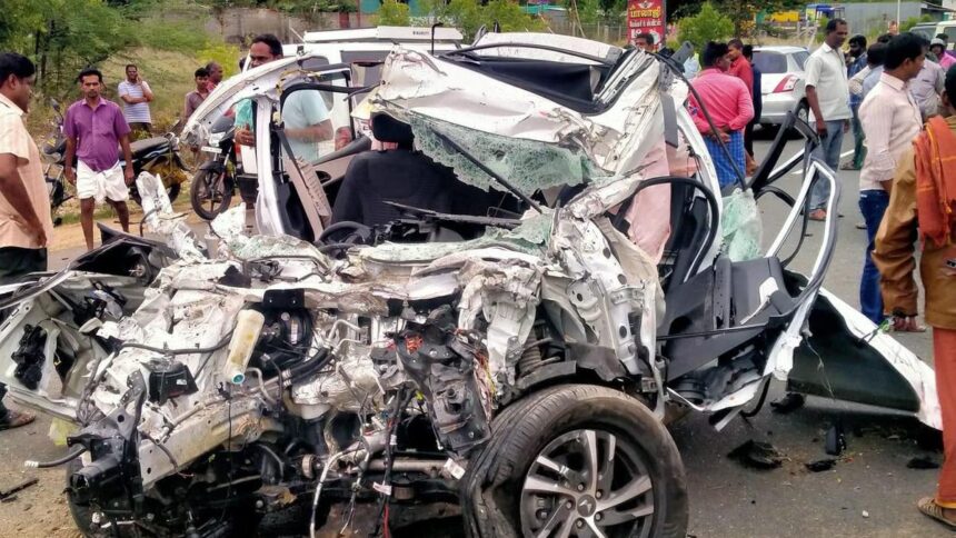CAR1 Six Killed After Car Collides With Lorry in Tamil Nadu’s Tiruppur District