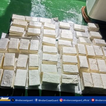 HJTl5X8a0AA4p3i Cocaine Worth ₹1,150 Crore Seized Off Gujarat Coast in Major Anti-Narcotics Operation