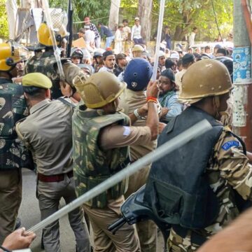 Tensions Rise in Bareilly Market After Pro-Pakistan Slogans; Six Detained, Police Intensify Search for Others