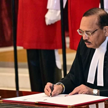 Untitled-design-73-2025-11-7d49dff9722b913417b17ba6559f5ebf-16x9 Supreme Court Questions ‘Cockroach’ Remark Row as CJI Urges Restraint in Political Speech Dispute