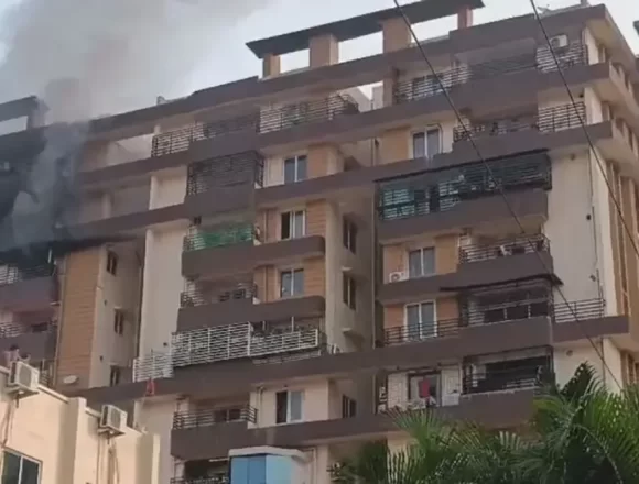 Bhubaneswar Apartment Fire Claims Three Lives, Including Child; Probe Underway Into Cause