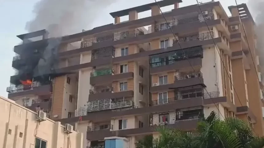 Bhubaneswar Apartment Fire Claims Three Lives, Including Child; Probe Underway Into Cause
