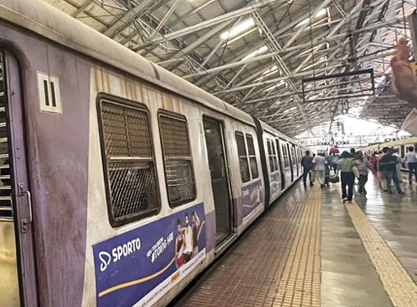 Passenger Stabbed During Seat Dispute on Mumbai Local Train, Two Accused Arrested