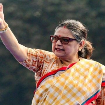 TMC Faces Major Political Setback as 19 Leaders Join NDA; Kakoli Ghosh Declares Loyalty to Mamata Banerjee