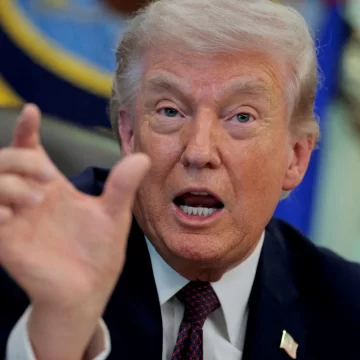 20260623113254_Trump-Iran-8 Trump Clashed With Commerce Secretary Over India Tariff Data During High-Stakes Trade Discussions, New Book Claims