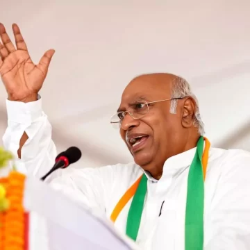 2033425-mallikarjuna-kharge Congress Targets BJP Over Political Defections, Says Rising Costs Are Hurting Ordinary Indians