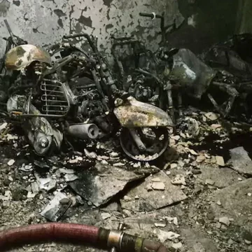 8a6tqads_delhi-fire_160x120_12_June_26 Deadly Blaze Engulfs Residential Building in Delhi’s Tughlakabad, Leaving Multiple Casualties and Injuries