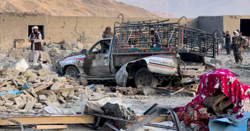 AFP__20260222__98HL6MK__v1__HighRes__AfghanistanPakistanAttacks-1771738373 Pakistan-Afghanistan Border Tensions Escalate After Deadly Cross-Border Strike, Taliban Alleges Civilian Casualties