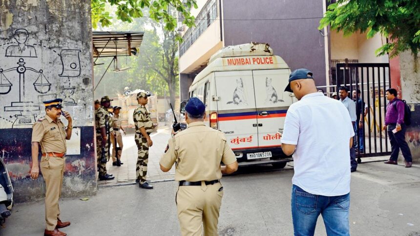 False-bomb-alerts-1766109787197_d Hoax Bomb Threat Emails Trigger Security Alert at Pune and Mumbai Civic Offices, Investigation Underway