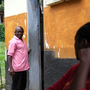 Traditional Healers Complicate Africa’s Battle Against Ebola as Health Authorities Push for Better Community Engagement