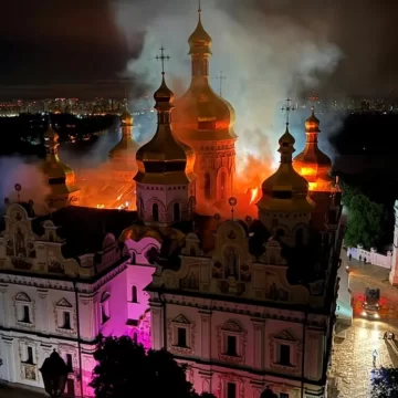 e14f821f-d6ee-491a-a97d-57970f3e6ed2 Russia Launches Massive Missile and Drone Assault on Kyiv, Damaging Historic Lavra Monastery