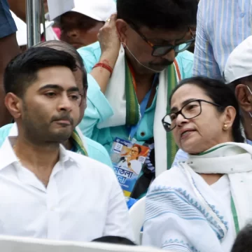 TMC Faces Deepening Internal Rift as Mamata Banerjee Expels Two MLAs Amid Assembly Signature Controversy