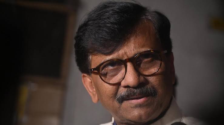images (21) Sanjay Raut Alleges Massive Cash Offer to MPs Amid Speculation Over Shiv Sena (UBT) Rift