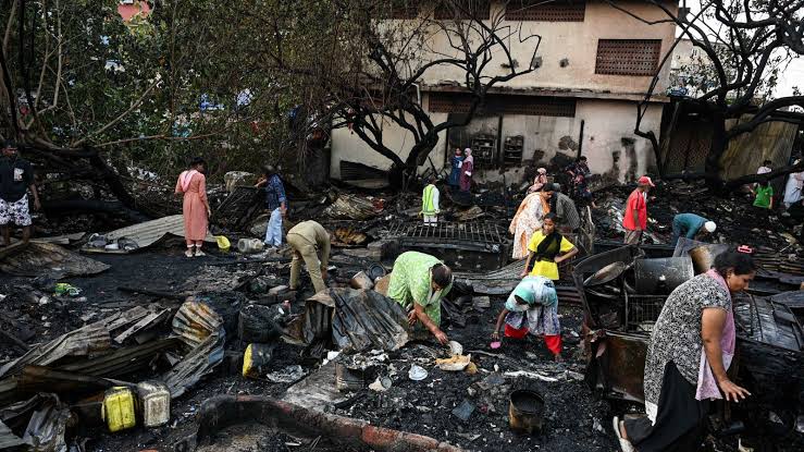 images (44) Elderly Man Dies in Late-Night Blaze at Bandra Residential Building; Firefighters and Wife Injured During Rescue Operation
