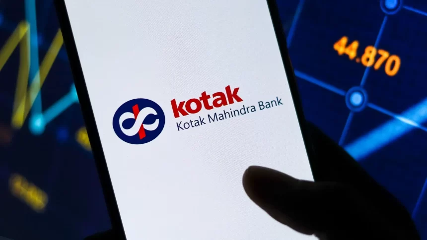 Kotak Mahindra Bank Shares Slide Over 3% After CEO Exit Announcement Triggers Investor Concerns