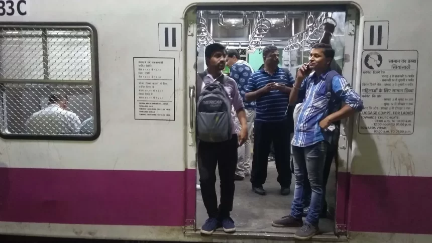 mumbai-local-2 Mumbai Local Train Dispute Turns Deadly: Passenger Fatally Stabbed After Argument Over Closing Door