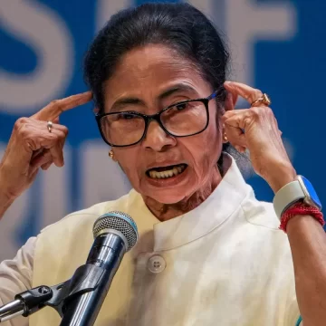 Mamata Banerjee Tightens Grip on TMC Amid Internal Turmoil, Removes Senior Leader from Key Party Position