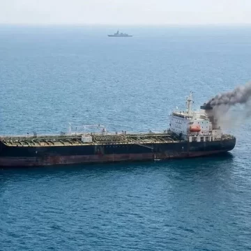ship.1.3877252 India Raises Maritime Alert as Strait of Hormuz Tensions Escalate Following Deadly Gulf Conflict