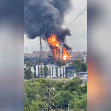 untitled-1-20260618042717437 Ukraine Strikes Moscow Oil Refinery Again as Zelensky Calls Attack a Justified Response to Russian Aggression