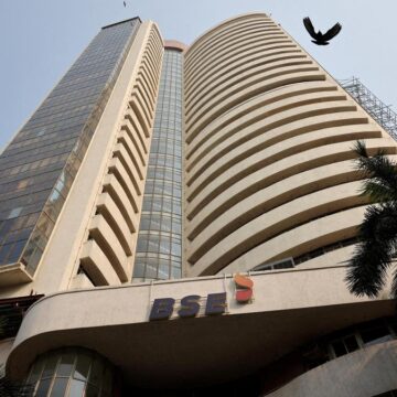2026-04-24T064820Z_491845471_RC22QDATYC1Q_RTRMADP_3_INDIA-STOCKS-J-P-MORGAN Indian Stock Markets Slide as Rising Crude Oil Prices Trigger Broad-Based Selling Pressure