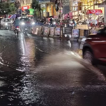 2049292-rain Heavy Rainfall Sweeps Telangana as IMD Issues Weather Alert Amid Monsoon Activity