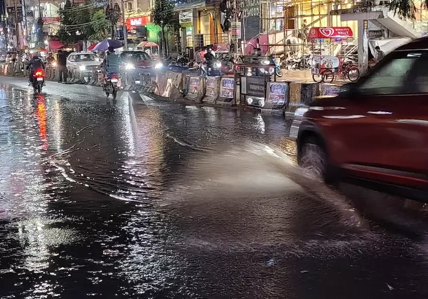 2049292-rain Heavy Rainfall Sweeps Telangana as IMD Issues Weather Alert Amid Monsoon Activity