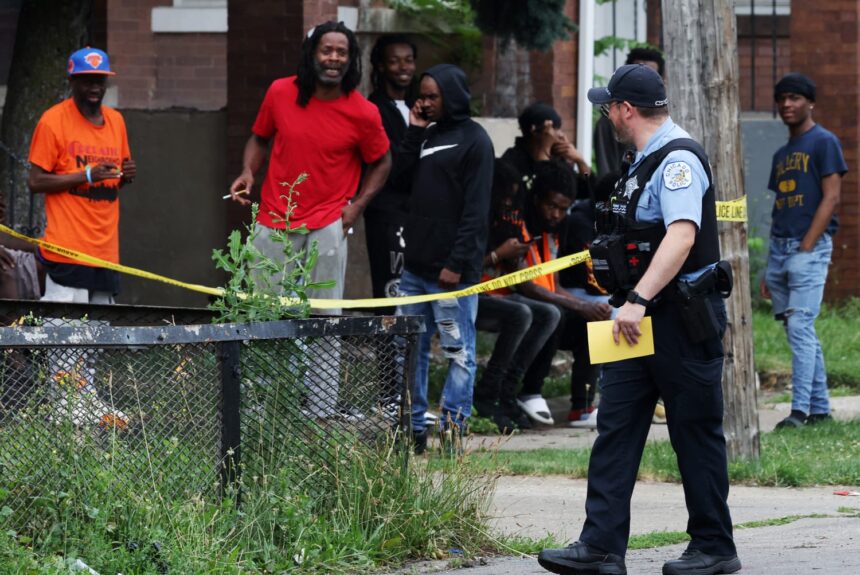 240705-chicago-shooting-mb-0845-17008e Chicago Mass Shooting Leaves Five Dead, Several Injured as Police Intensify Investigation