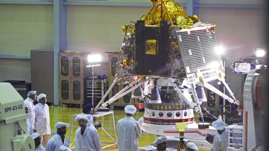 338920590_0-19 Hoax Bomb Threat Email Triggers Security Sweep at ISRO Headquarters, No Explosives Found