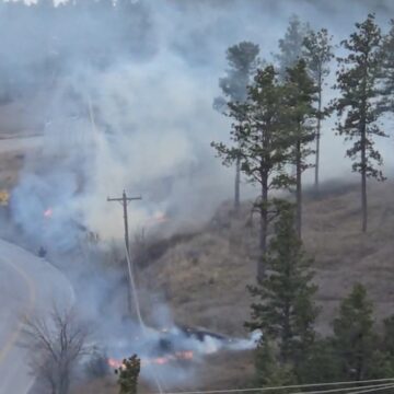 5HI5HPTMI5GT3L2I3SS5JD6UNY Rapid City Wildfire Forces Home Evacuations as Firefighters Battle Fast-Moving Blaze Near Skyline Drive