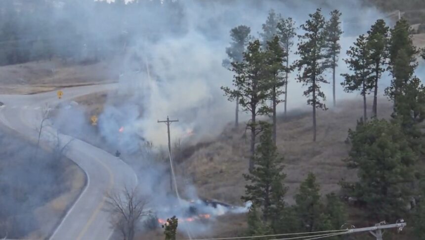 5HI5HPTMI5GT3L2I3SS5JD6UNY Rapid City Wildfire Forces Home Evacuations as Firefighters Battle Fast-Moving Blaze Near Skyline Drive