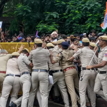 CJP-PTI-2026-07-882000864345e410997f85db96a9b1e2-1200x800 Delhi Police Register Four Cases Over CJP Parliament March Violence; Two More FIRs Expected