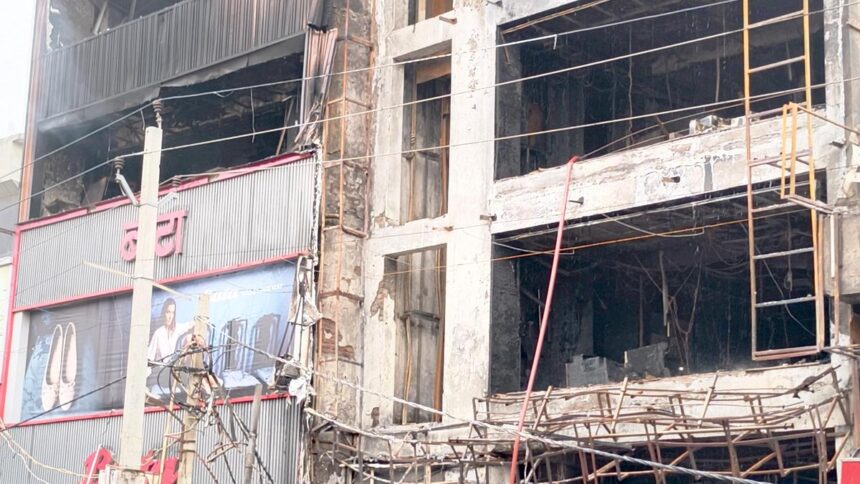 PTI07_01_2026_000027B Major Blaze Destroys Electronics Worth Lakhs at Multi-Storey Showroom in Delhi’s Janakpuri