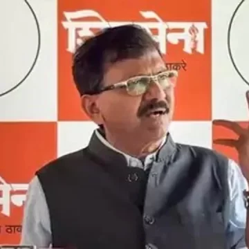 Sanjay-Raut-criticises-Sharad-Pawar-s-visit-to-Ekn_1783583554845 Shiv Sena (UBT) Questions Sharad Pawar’s Meeting with Eknath Shinde, Exposes Fresh Fault Lines in Maharashtra Opposition