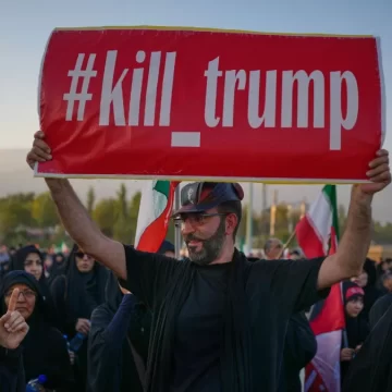 US-3-6 Chants Calling for Donald Trump’s Death Erupt During Ayatollah Ali Khamenei Funeral, Escalating Iran-US Tensions