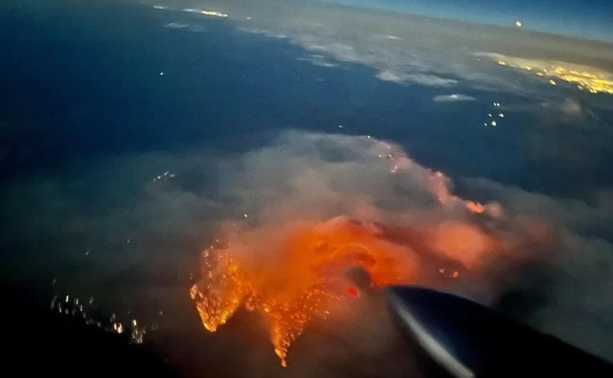 aerial-view-of-the-grasshopper-fire-by-mt-hood-v0-nhcsiukku4gh1 Grasshopper Fire Near Oregon’s Mount Hood Triggers Evacuations as Flames Spread Across Forest Areas
