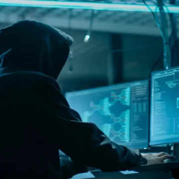 cybersecurity-researchers-revealed-pakistani-law-enforcement-agencies-faced-hacking-campaigns-these-operations-were-linked-to-groups-associated-with-china-and-india- China- and India-Linked Hackers Target Pakistan Police in Coordinated Cyber Espionage Campaign