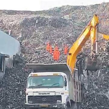 images (10) Pune Garbage Dump Collapse: Rescue Teams Battle Time as Eight Workers Remain Trapped After More Than 55 Hours
