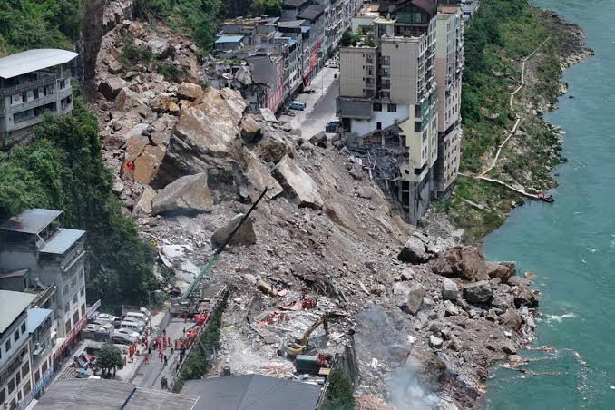 images (23) China Landslide Disaster in Chongqing Leaves Eight Dead, Dozens Missing as Massive Rescue Operation Continues