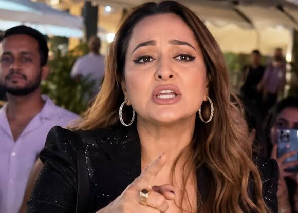 images (26) Sonakshi Sinha Firmly Sets Boundaries with Paparazzi, Refuses to Leave Until Cameras Are Lowered