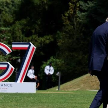 images (30) Trump Revives Public Clash With Italy’s Giorgia Meloni Over Viral G7 Summit Photo