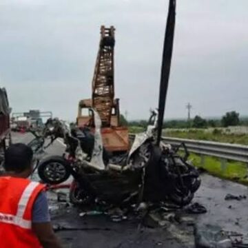 Six Dead After Truck Crashes Into Car on Maharashtra’s Samruddhi Expressway in Wardha